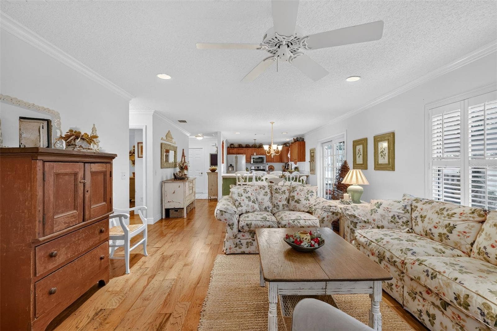 1863 DALTON DRIVE, The Villages, FL 32162 1863 DALTON DRIVE, The Villages, FL 32162