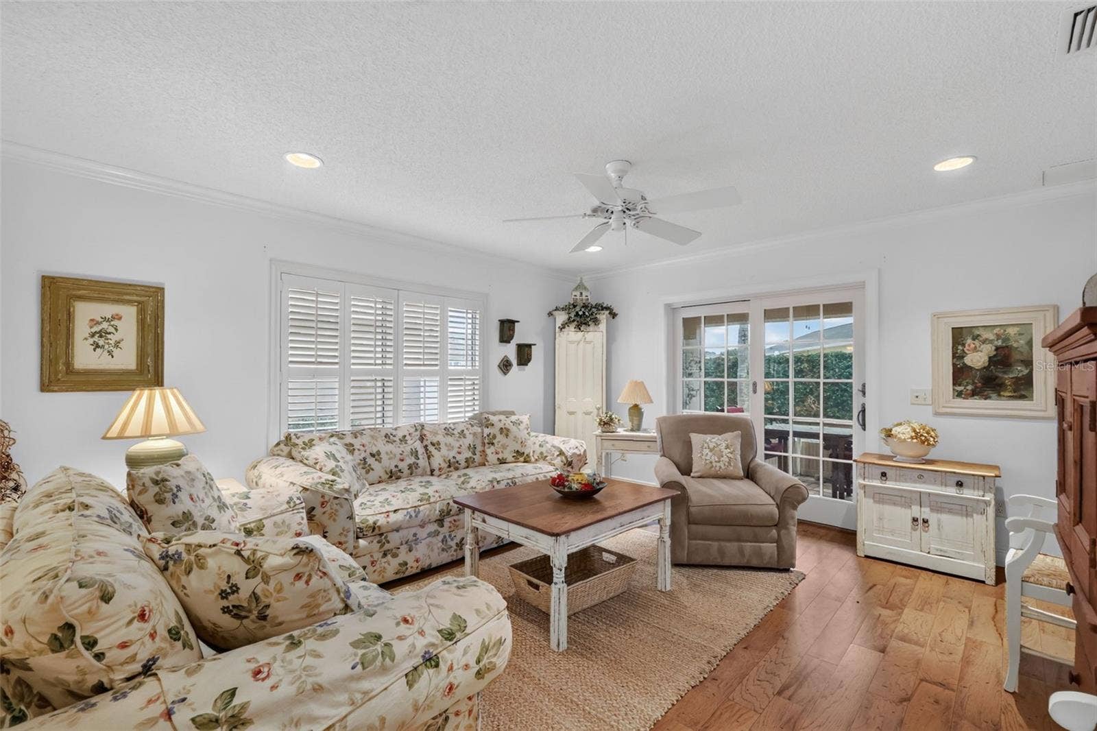 1863 DALTON DRIVE, The Villages, FL 32162 1863 DALTON DRIVE, The Villages, FL 32162