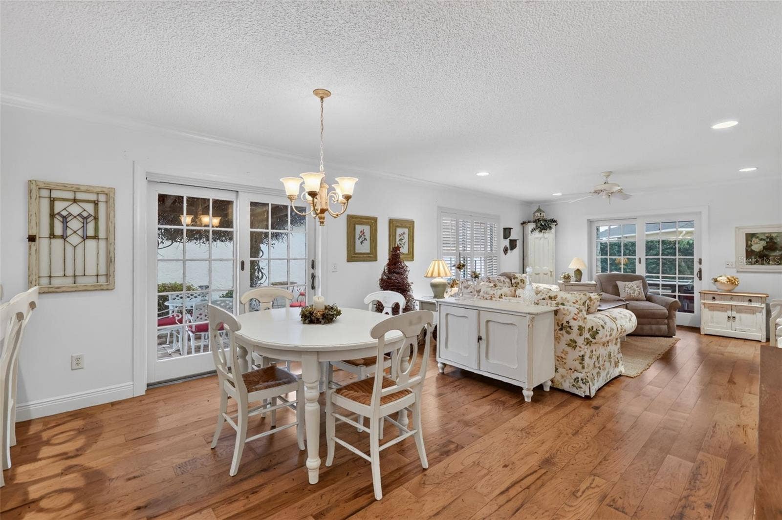1863 DALTON DRIVE, The Villages, FL 32162 1863 DALTON DRIVE, The Villages, FL 32162