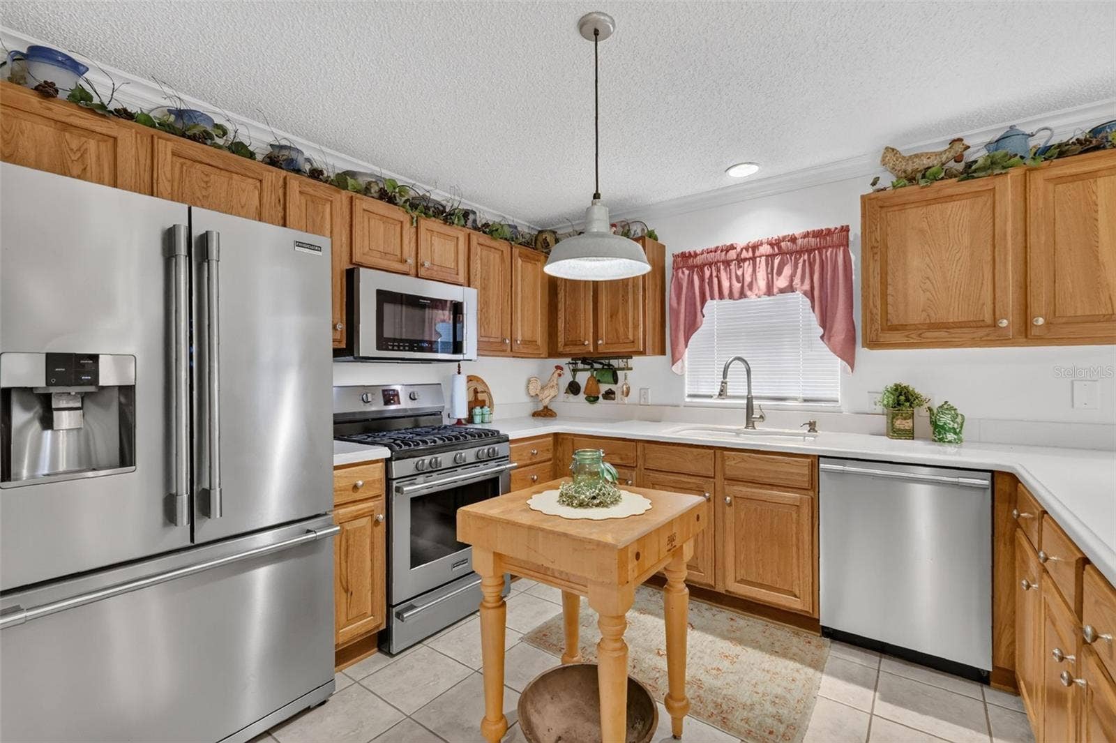 1863 DALTON DRIVE, The Villages, FL 32162 1863 DALTON DRIVE, The Villages, FL 32162