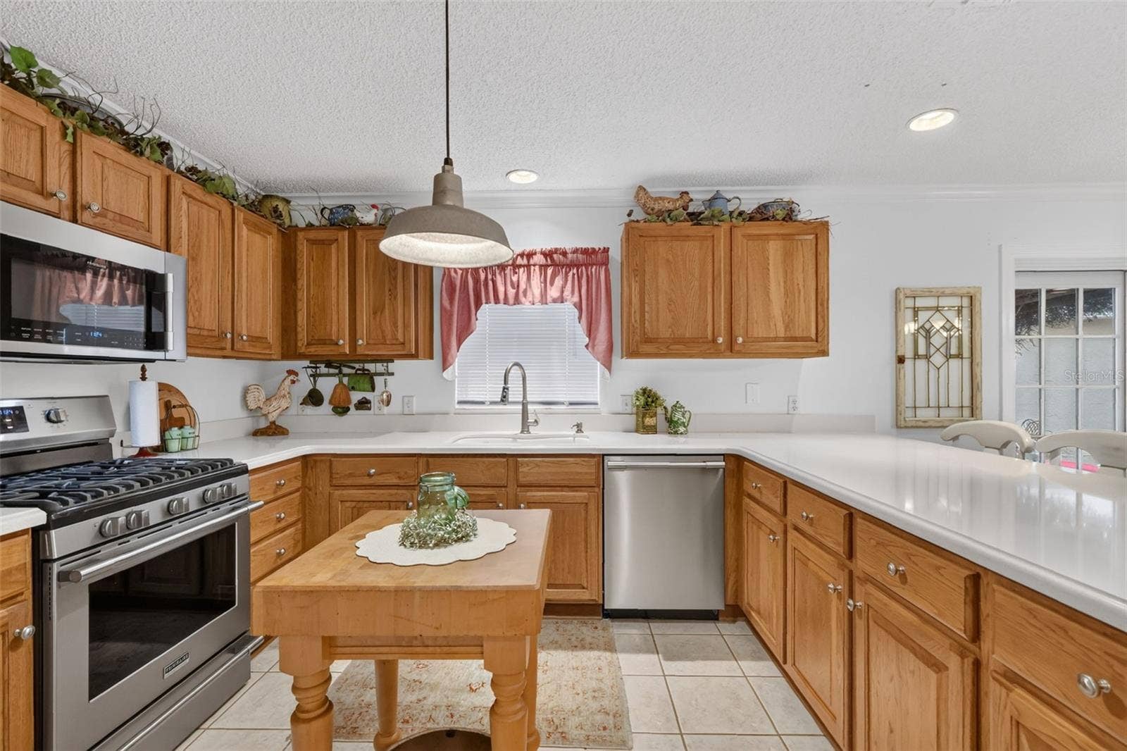 1863 DALTON DRIVE, The Villages, FL 32162 1863 DALTON DRIVE, The Villages, FL 32162