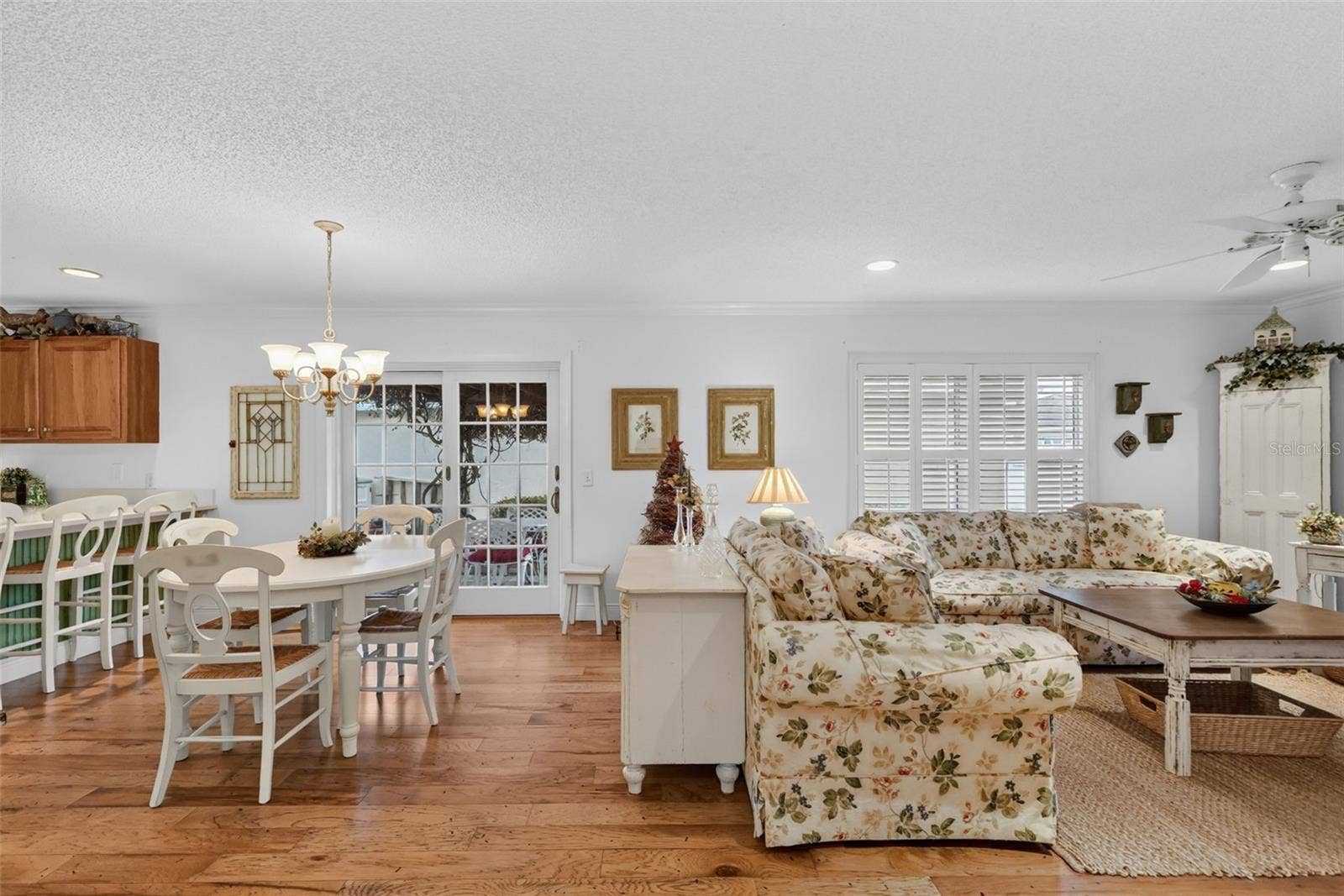 1863 DALTON DRIVE, The Villages, FL 32162 1863 DALTON DRIVE, The Villages, FL 32162