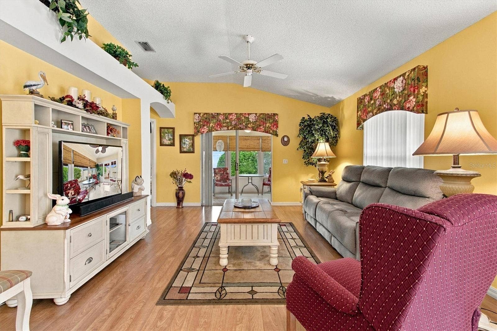 1115 SAN BERNARDO ROAD, The Villages, FL 32162 Living room