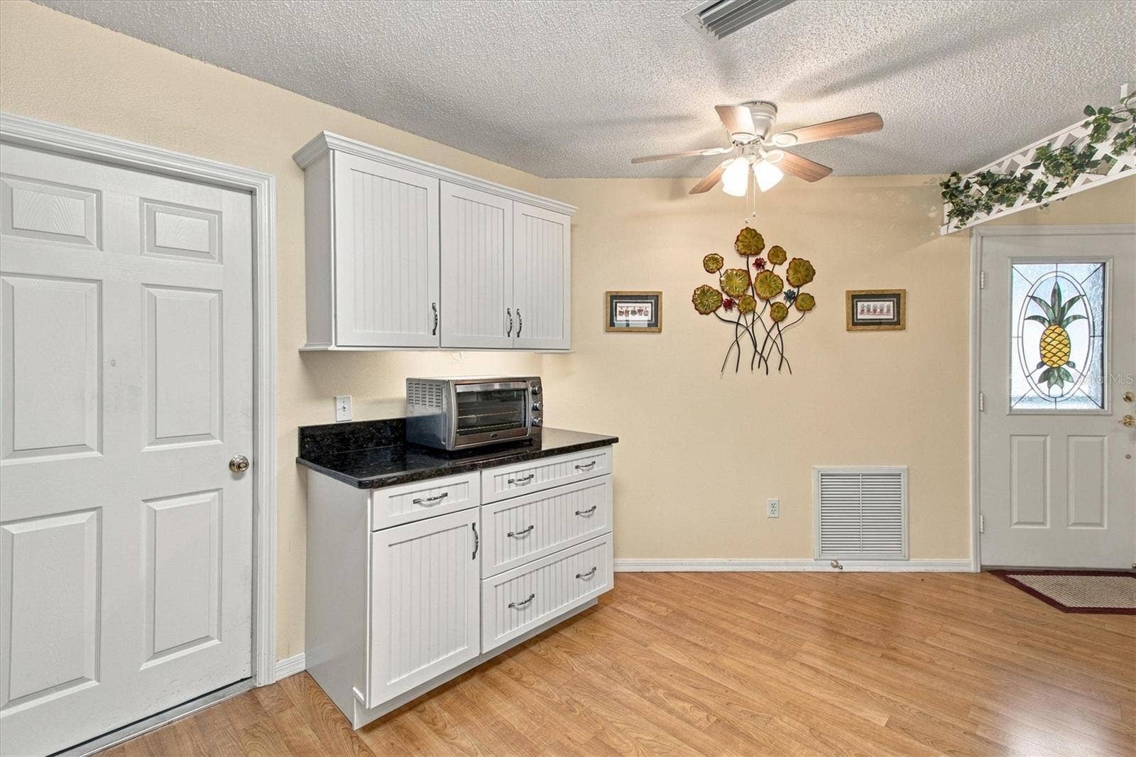 1115 SAN BERNARDO ROAD, The Villages, FL 32162 Kitchen cabinets-added