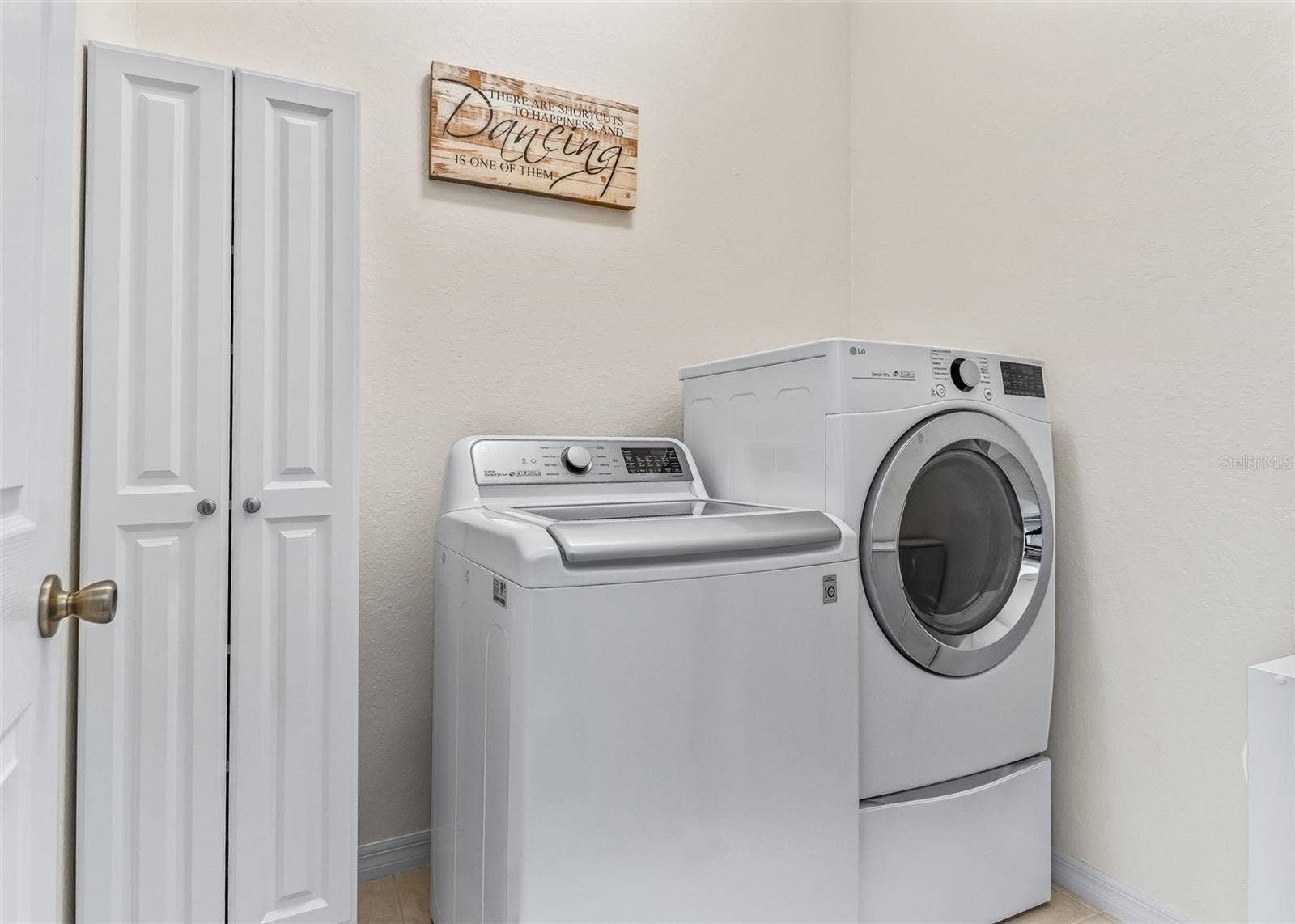 12223 SE 175TH LOOP, Summerfield, FL 34491 Laundry room