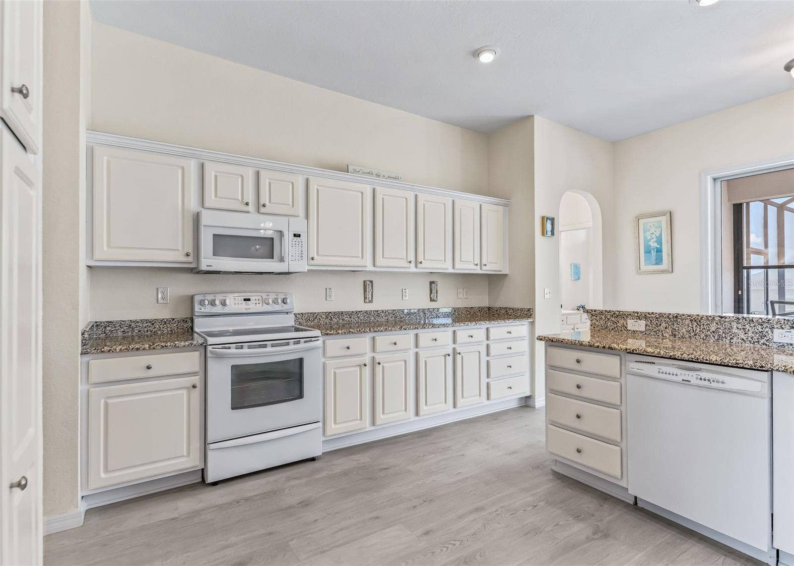 12223 SE 175TH LOOP, Summerfield, FL 34491 Kitchen