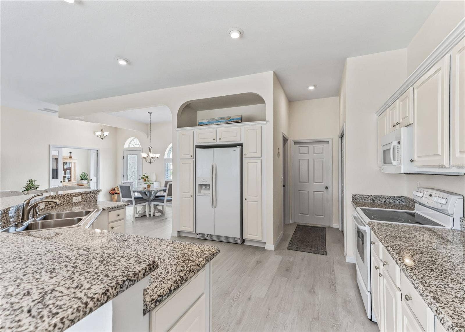 12223 SE 175TH LOOP, Summerfield, FL 34491 Granite Counters