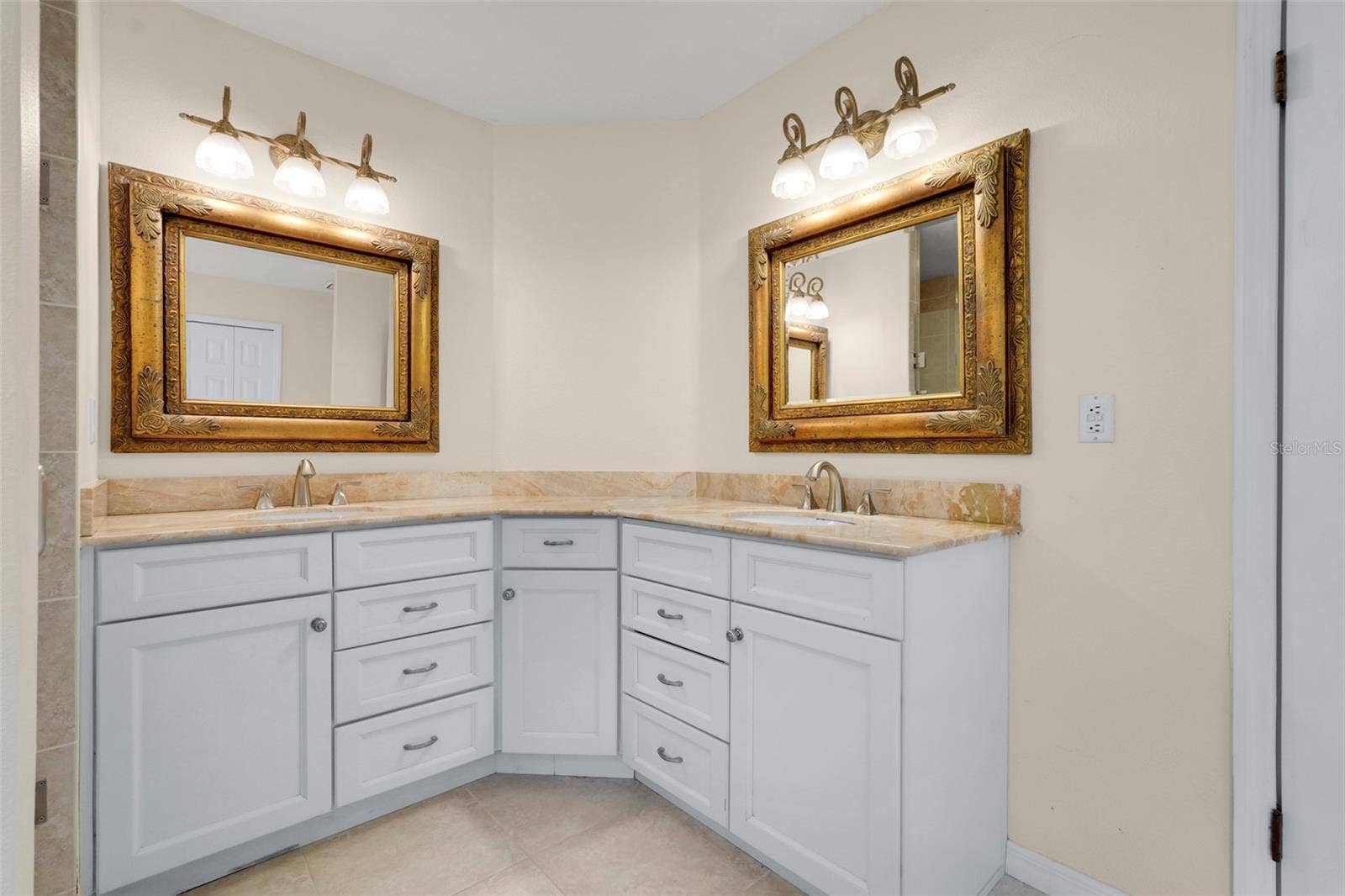 Primary Double Sinks