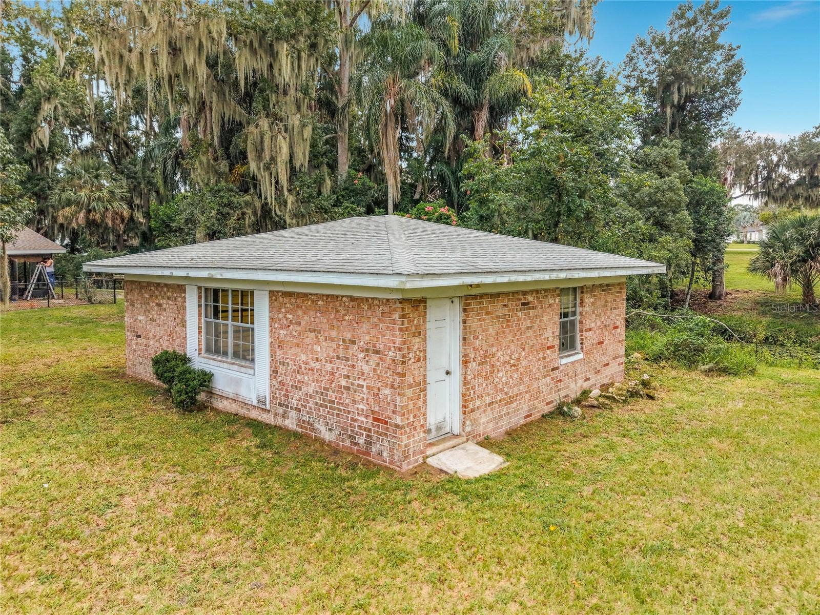 8038 SPRING DRIVE, Yalaha, FL 34797 Garage/Workshop