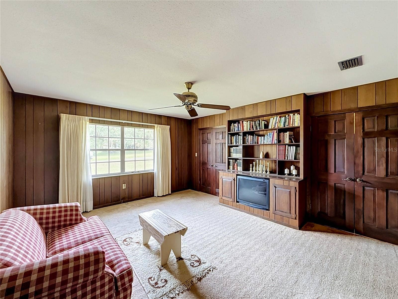 8038 SPRING DRIVE, Yalaha, FL 34797 8038 SPRING DRIVE, Yalaha, FL 34797