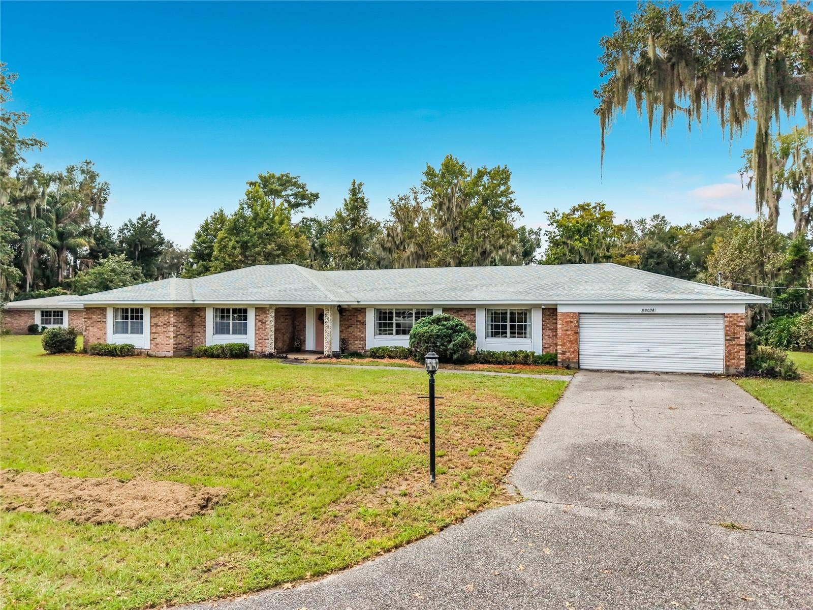 8038 SPRING DRIVE, Yalaha, FL 34797 Front View