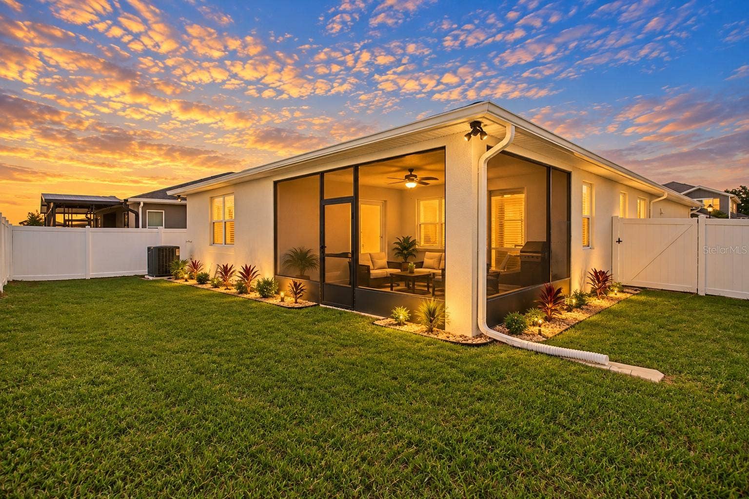 2303 JAGGER LANE, Winter Haven, FL 33880 Lanai - security cameras convey