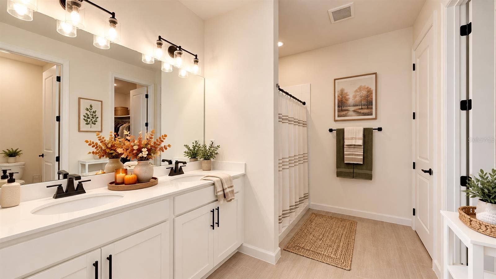 2303 JAGGER LANE, Winter Haven, FL 33880 Primary Ensuite Bathroom w/Shower Stall