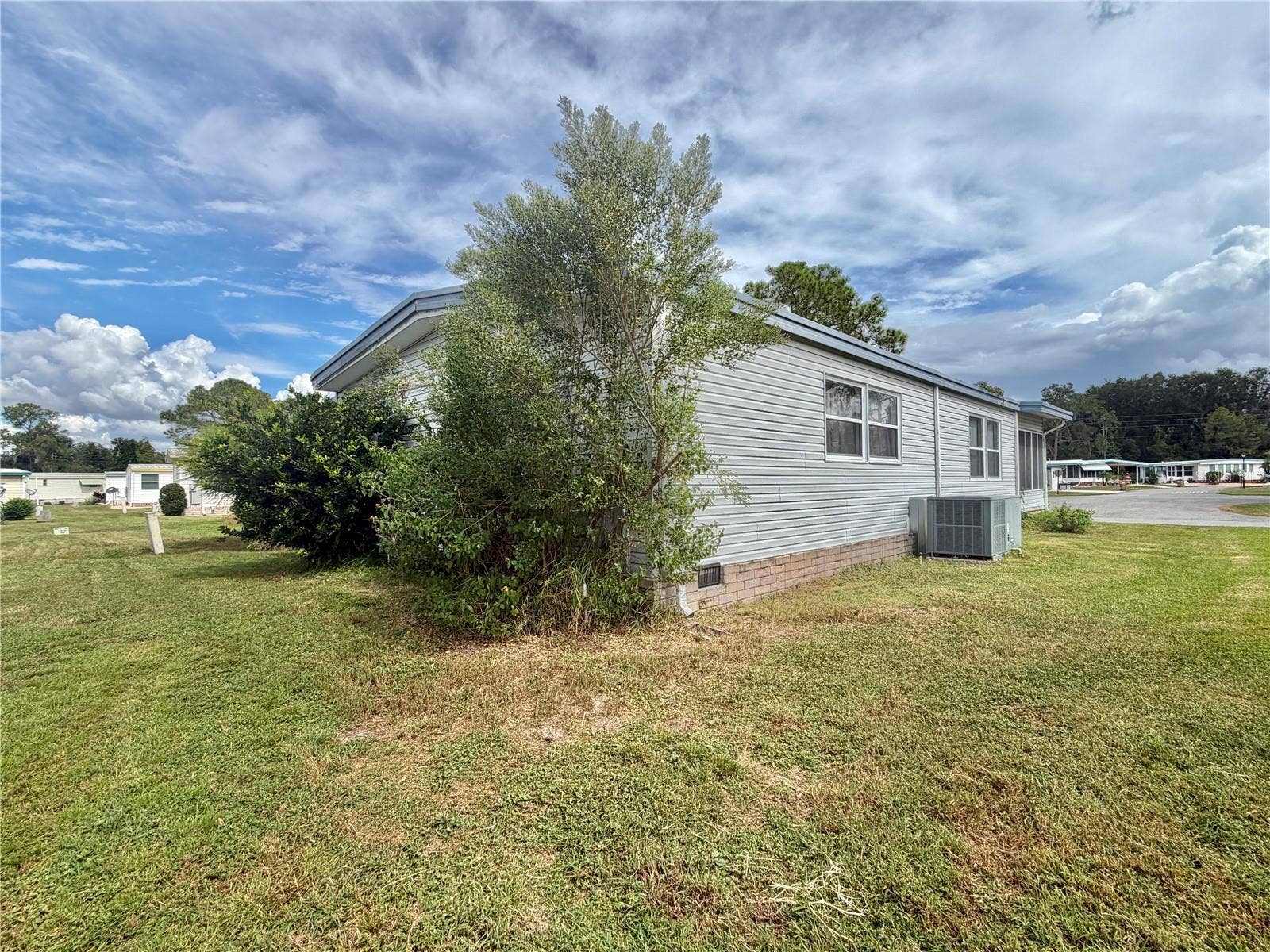 355 HAWTHORNE BOULEVARD, Leesburg, FL 34748