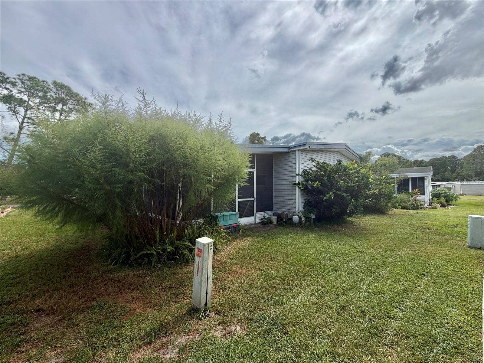 355 HAWTHORNE BOULEVARD, Leesburg, FL 34748