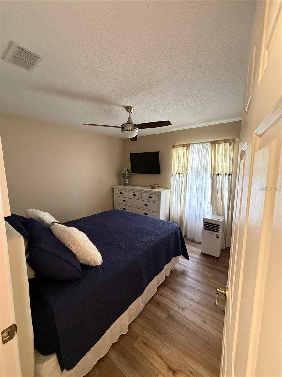 24907 CRANES ROOST CIRCLE, Leesburg, FL 34748 24907 CRANES ROOST CIRCLE, Leesburg, FL 34748