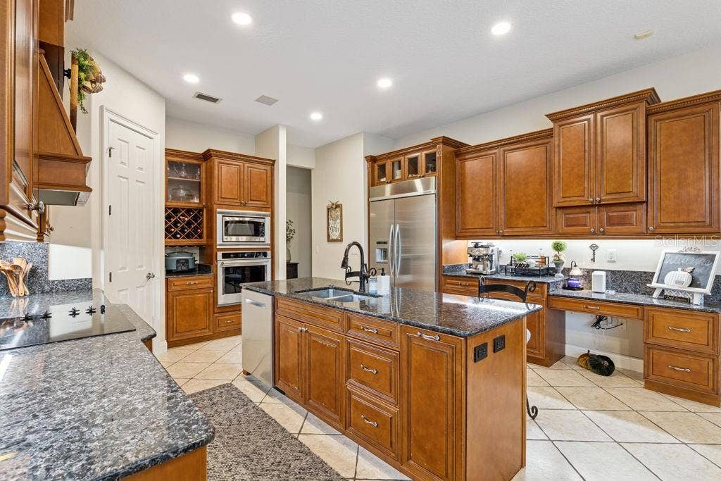 1066 CEASARS CT, Mount Dora, FL 32757 Kitchen