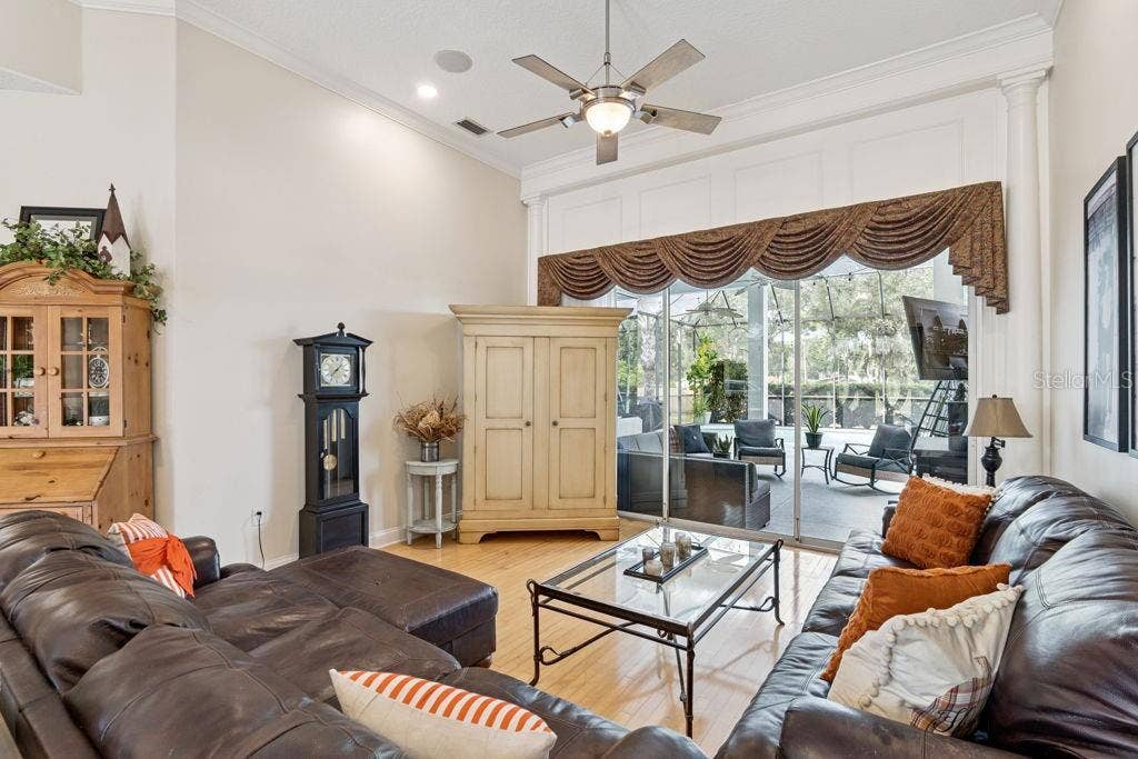 1066 CEASARS CT, Mount Dora, FL 32757 Living Room