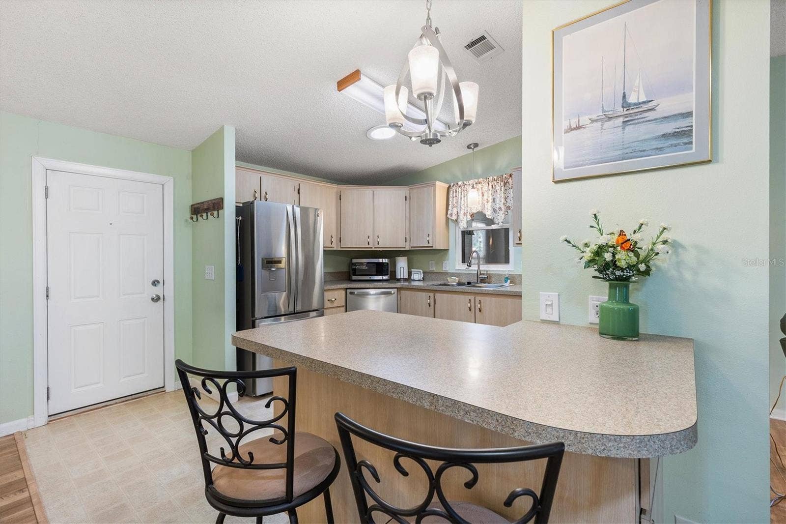 1228 PALMETTO DRIVE, Lady Lake, FL 32159 Breakfast Bar
