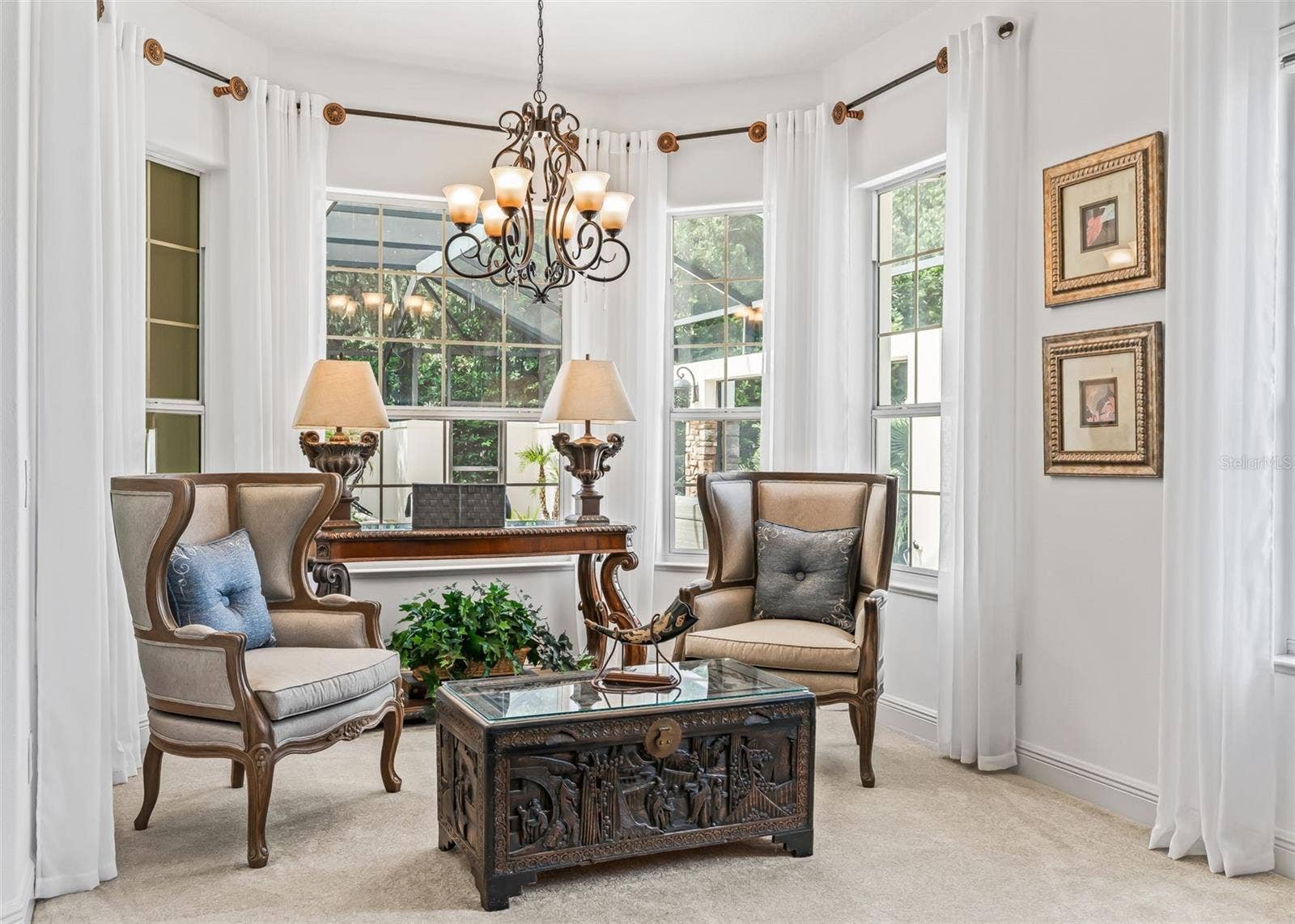 Master Ensuite Sitting Area