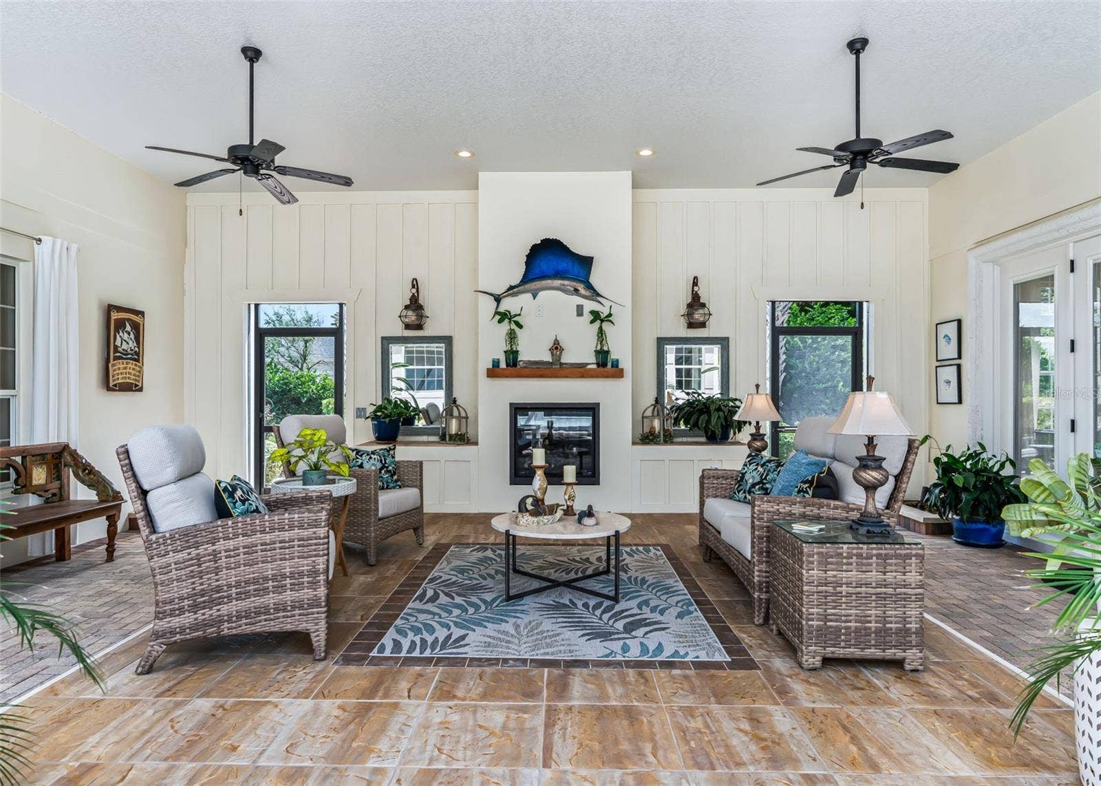Outdoor Living Room w/Fireplace