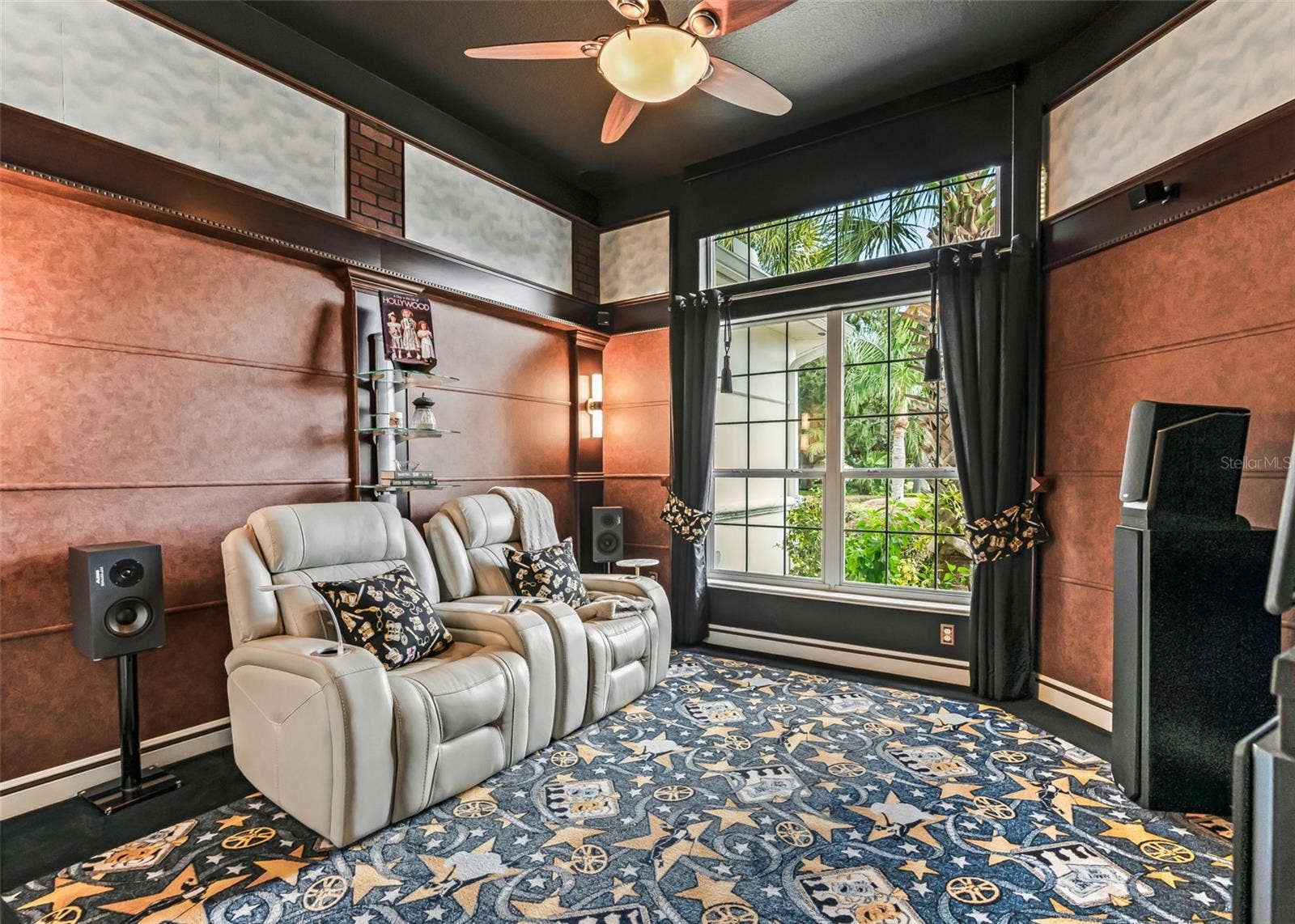 Theater Room 100" Screen