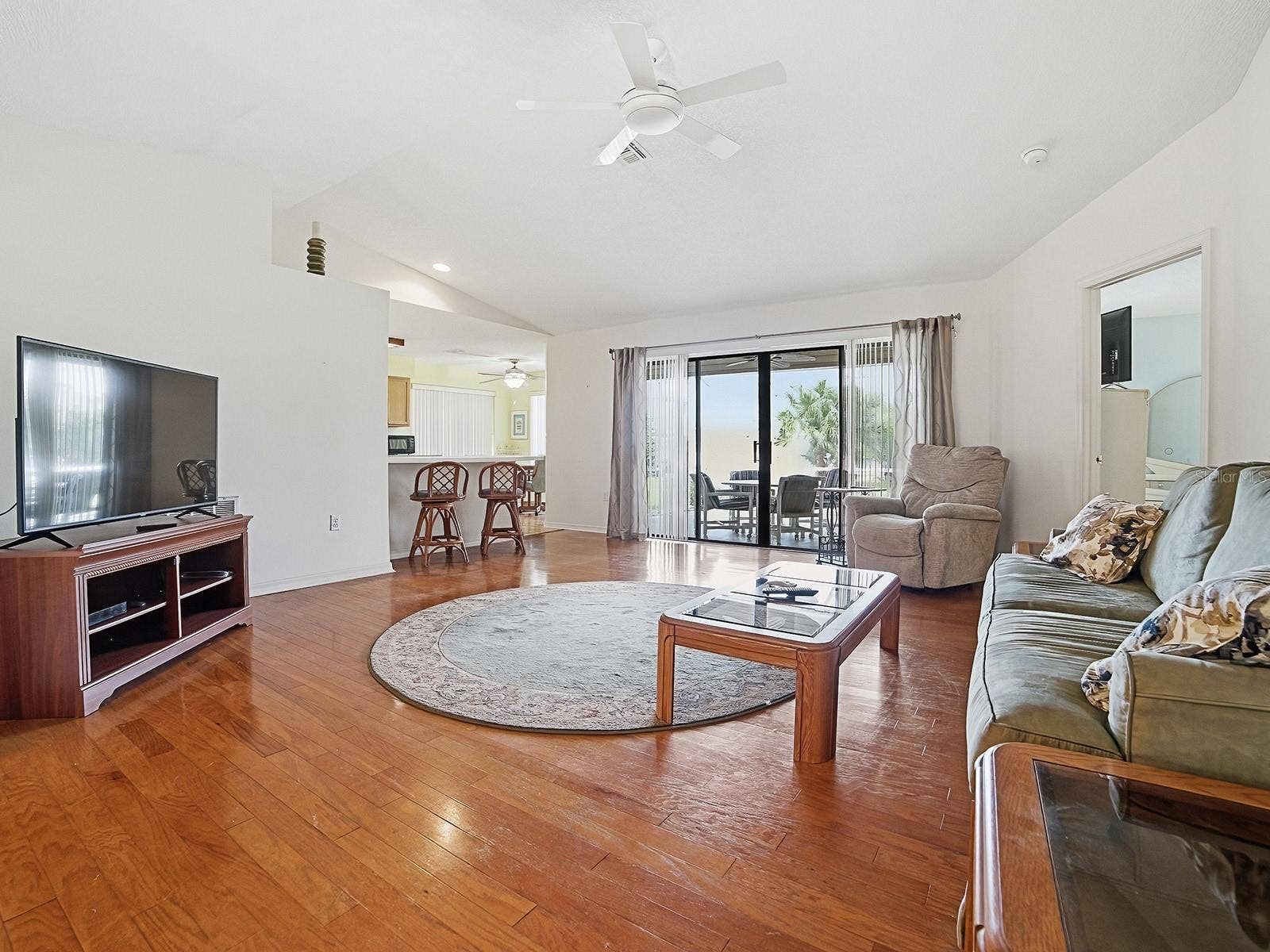 647 TIMBERCREST DRIVE, Leesburg, FL 34748 NICE AND LIGHT WITH VIEWS TO THE LANAI