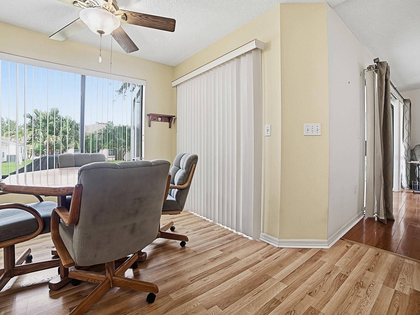 647 TIMBERCREST DRIVE, Leesburg, FL 34748 LOTS OF SUNLIGHT