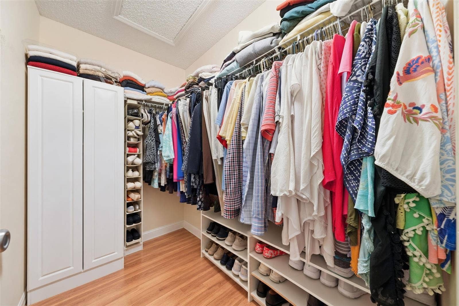 2800 PLAINRIDGE LOOP, The Villages, FL 32162 Walk In Closet