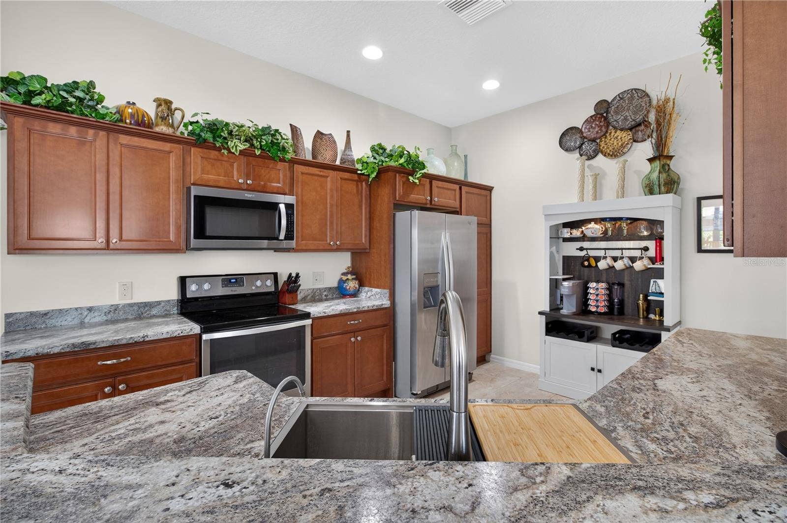 3342 VELTRE WAY, The Villages, FL 32163 3342 VELTRE WAY, The Villages, FL 32163