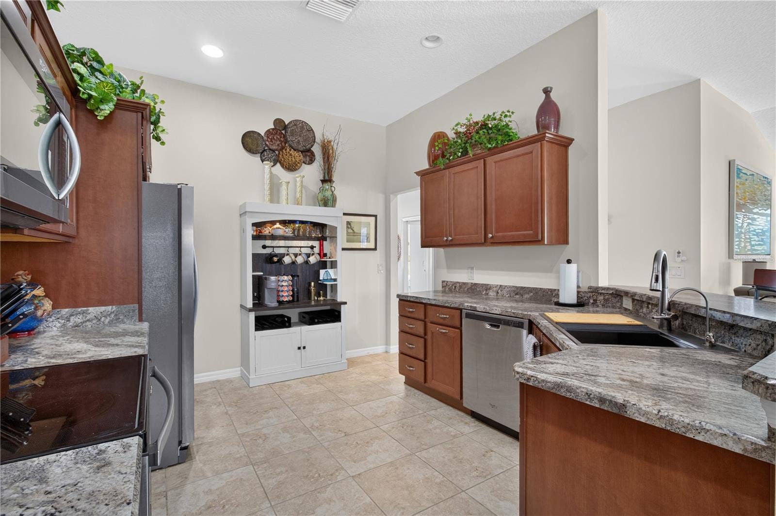 3342 VELTRE WAY, The Villages, FL 32163 3342 VELTRE WAY, The Villages, FL 32163