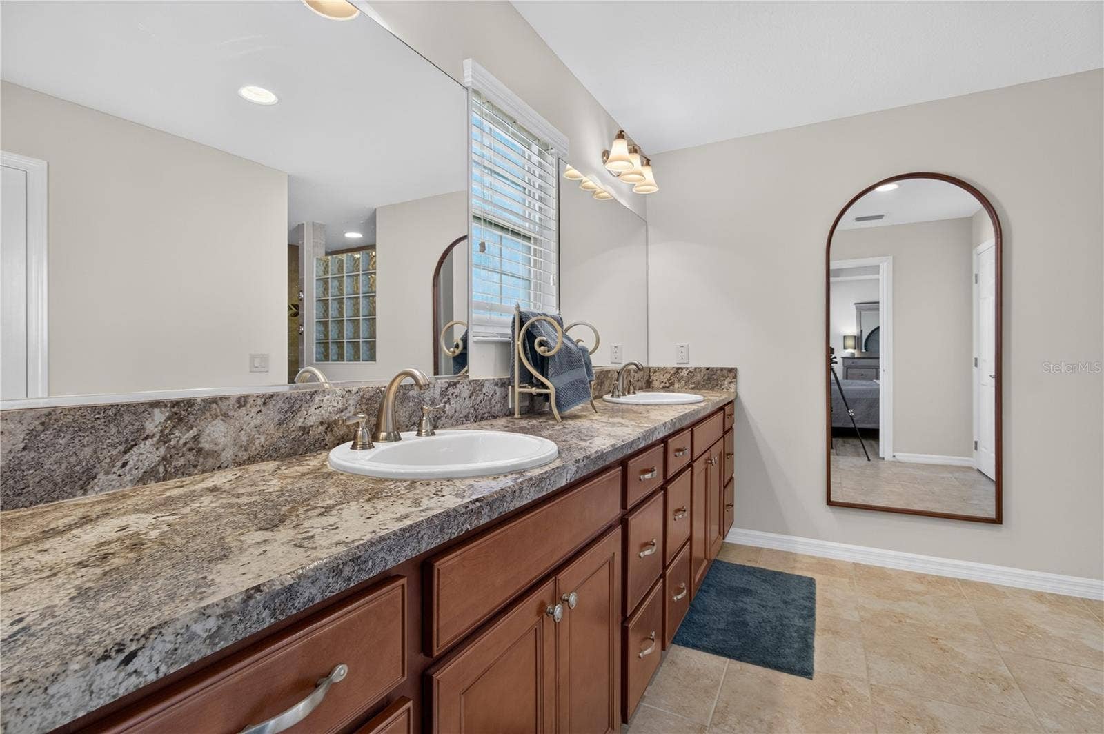 3342 VELTRE WAY, The Villages, FL 32163 3342 VELTRE WAY, The Villages, FL 32163