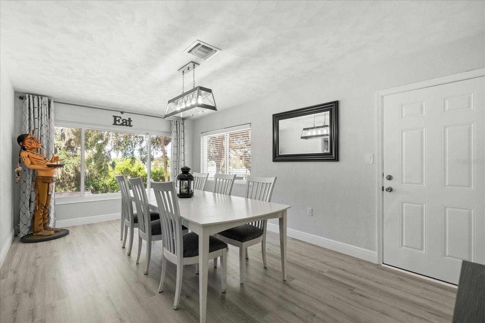 1210 E CAROLINE STREET, Tavares, FL 32778