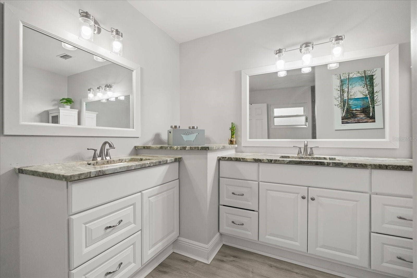 1210 E CAROLINE STREET, Tavares, FL 32778