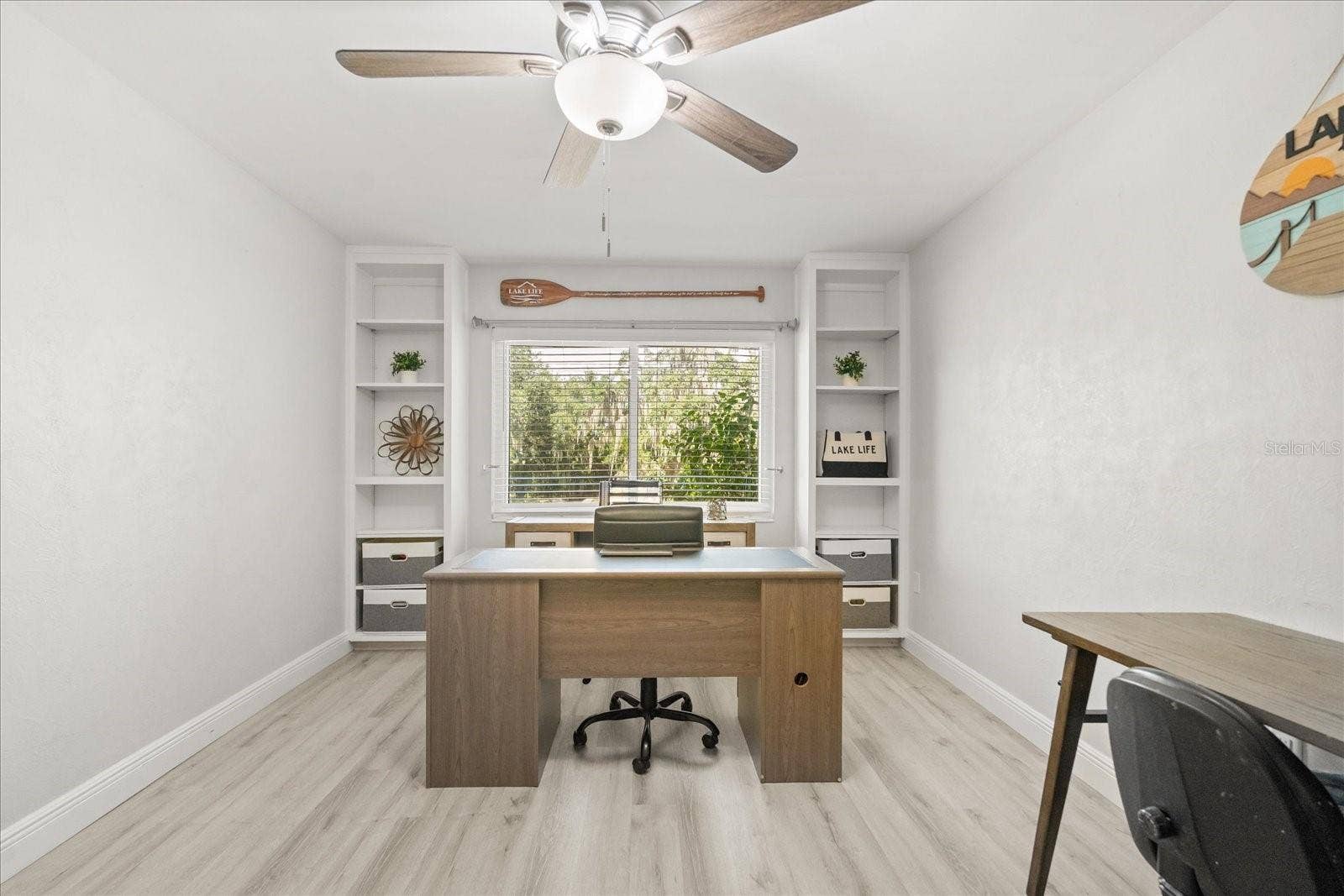 1210 E CAROLINE STREET, Tavares, FL 32778