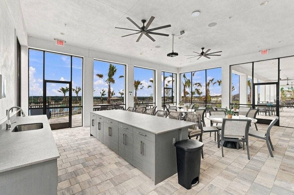 Clubhouse Outdoor dining