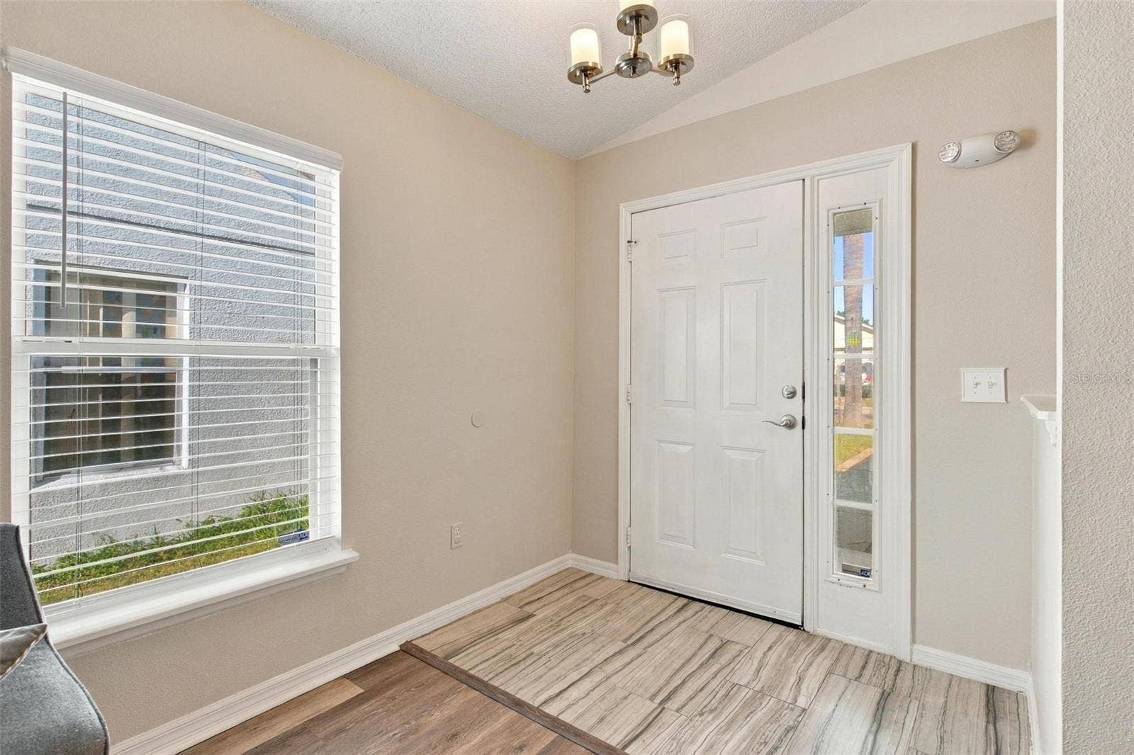 945 CLEAR CREEK CIRCLE, Clermont, FL 34714 Interior Entry