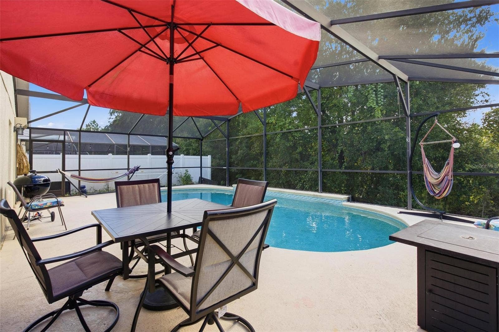 945 CLEAR CREEK CIRCLE, Clermont, FL 34714 Screened Pool Deck