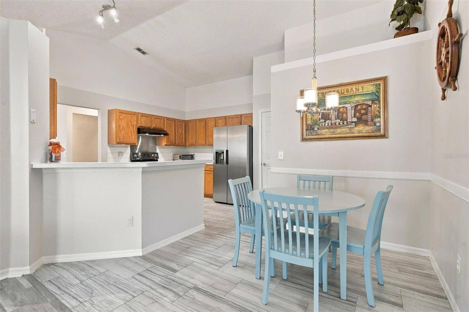 945 CLEAR CREEK CIRCLE, Clermont, FL 34714 Eating Space in Kitchen