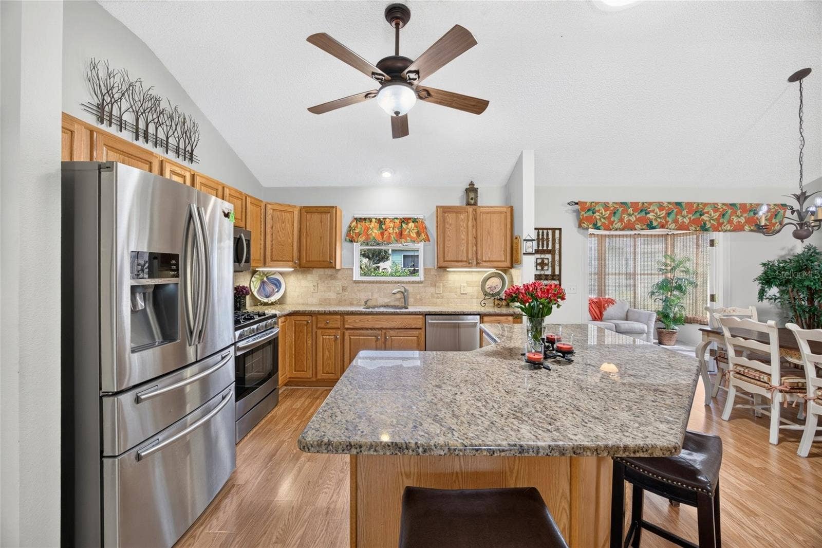 4-Door Refrigerator & Gas Range