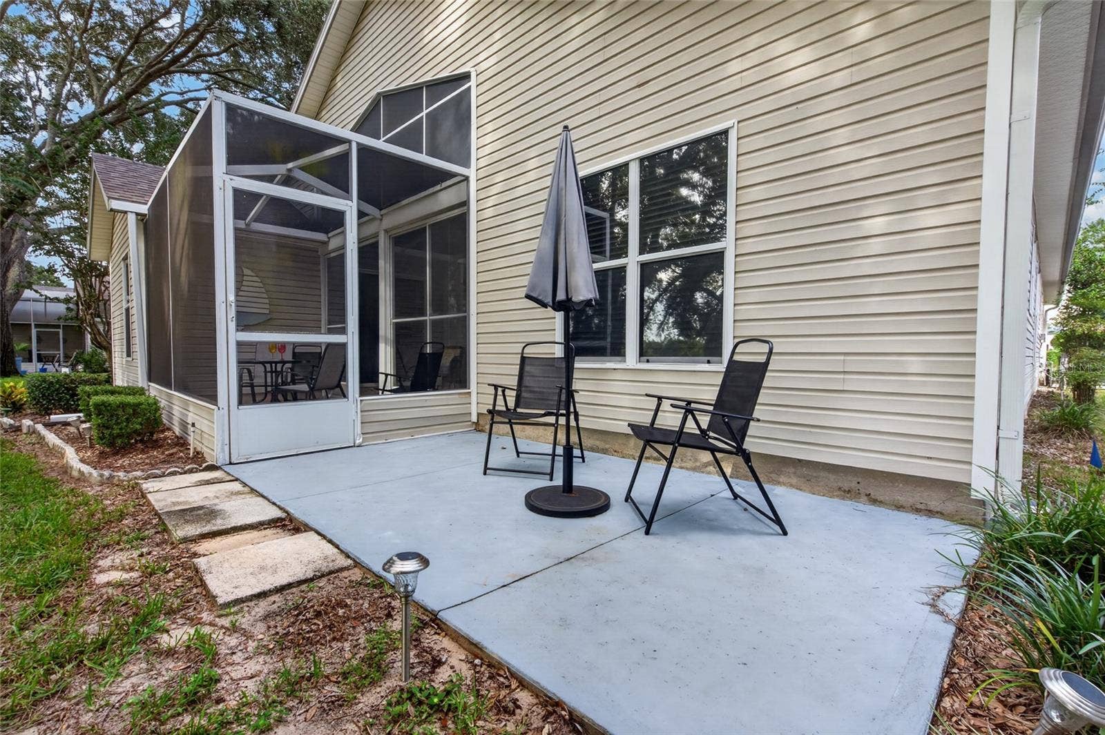 25005 CRANES ROOST CIRCLE, Leesburg, FL 34748 Patio for your grill