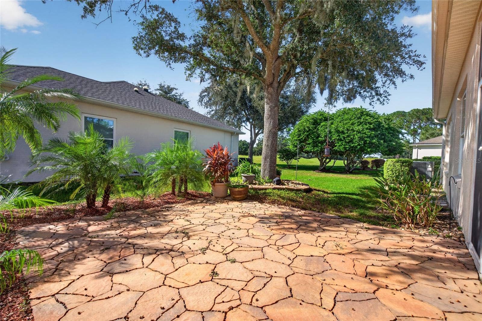 24151 BELLE MEDE DRIVE, Leesburg, FL 34748 fLAG STONE PATIO