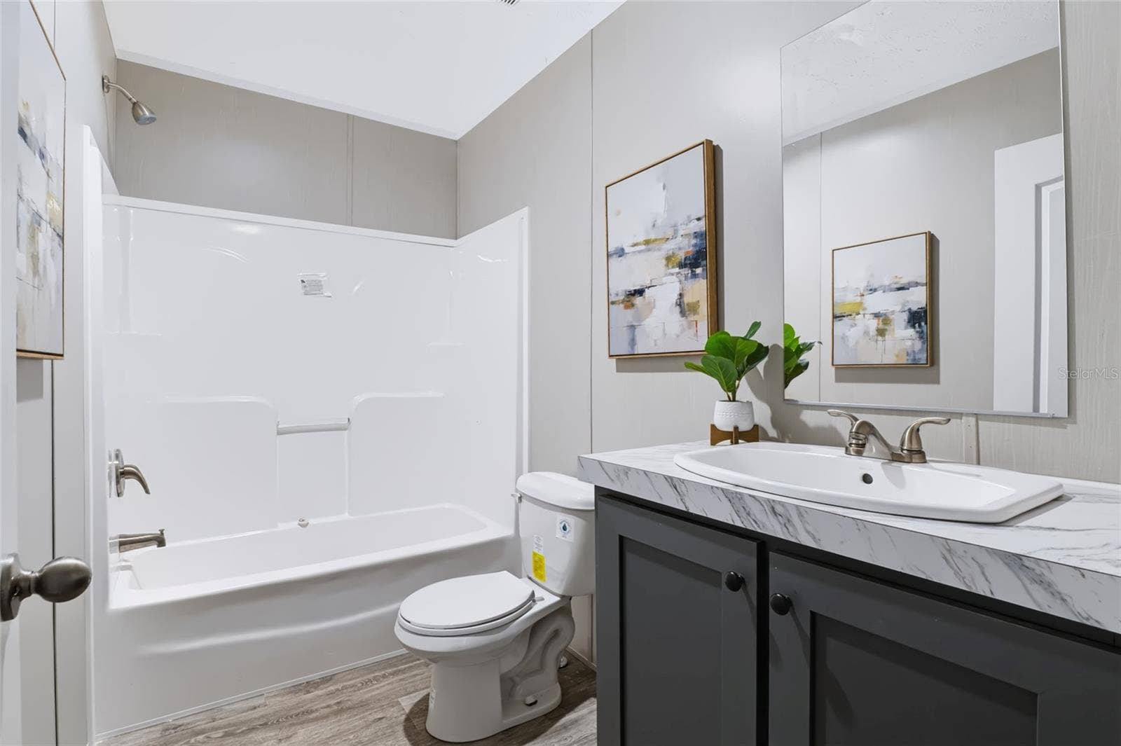 25124 HUCKLEBERRY WAY, Astatula, FL 34705 Guest Bath