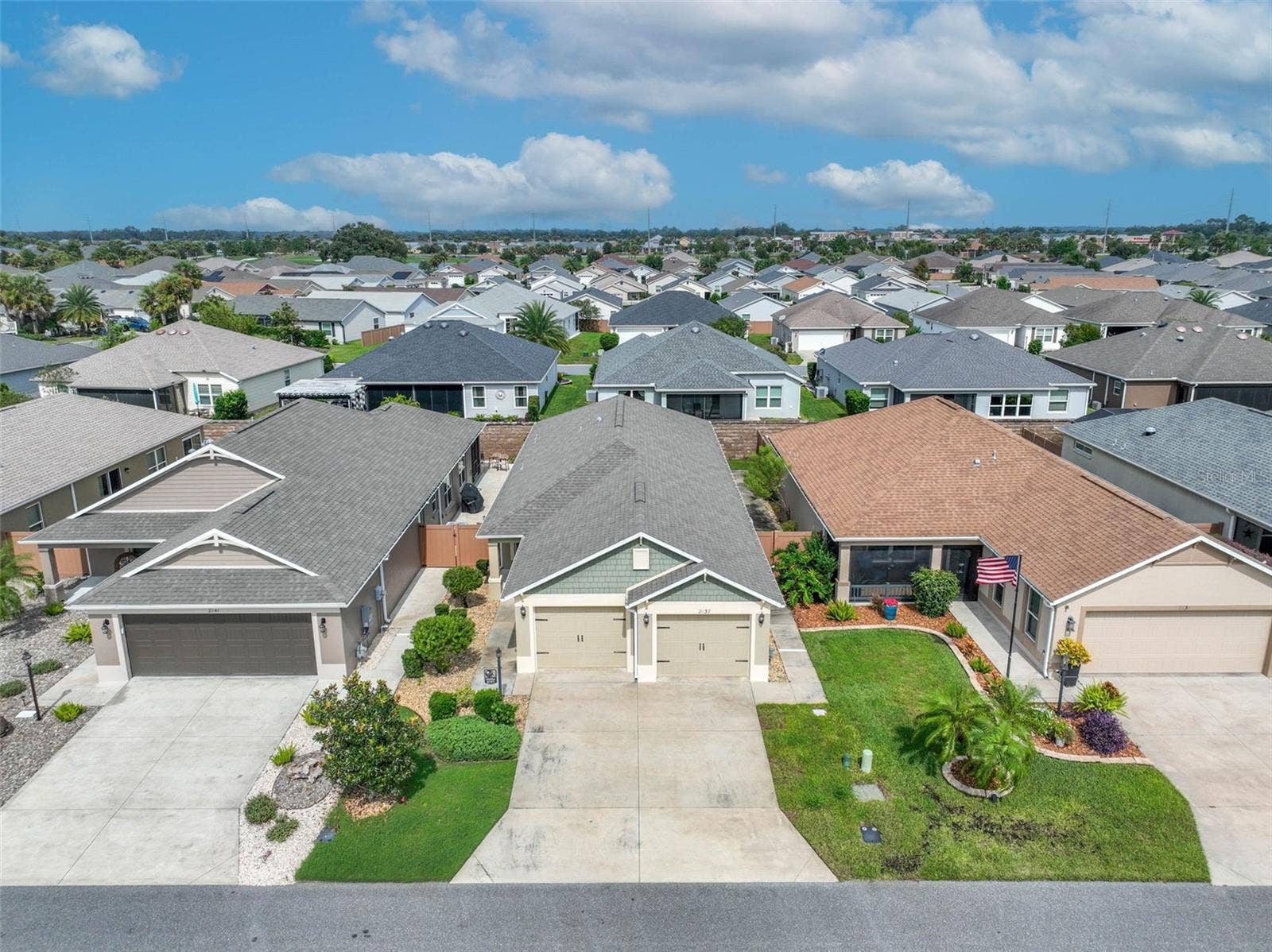 2137 LOCKLIN LANE, The Villages, FL 32163 2137 LOCKLIN LANE, The Villages, FL 32163