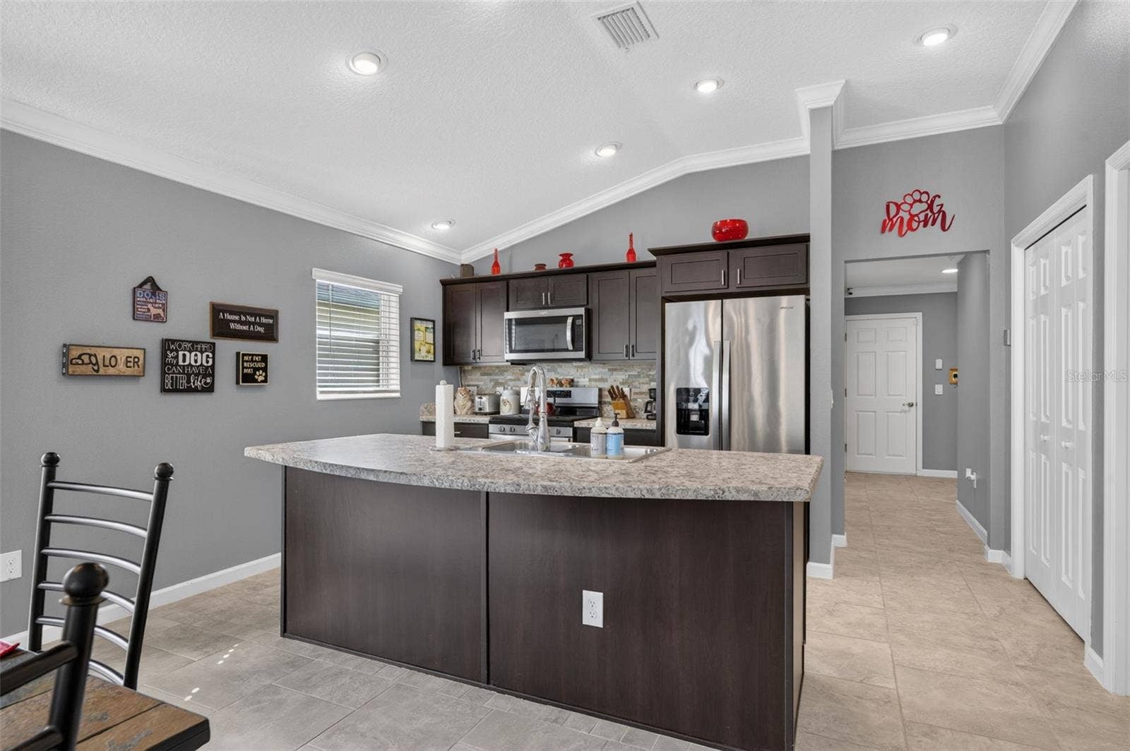 2137 LOCKLIN LANE, The Villages, FL 32163 2137 LOCKLIN LANE, The Villages, FL 32163
