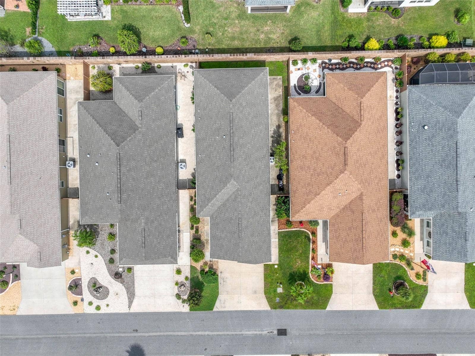 2137 LOCKLIN LANE, The Villages, FL 32163 2137 LOCKLIN LANE, The Villages, FL 32163