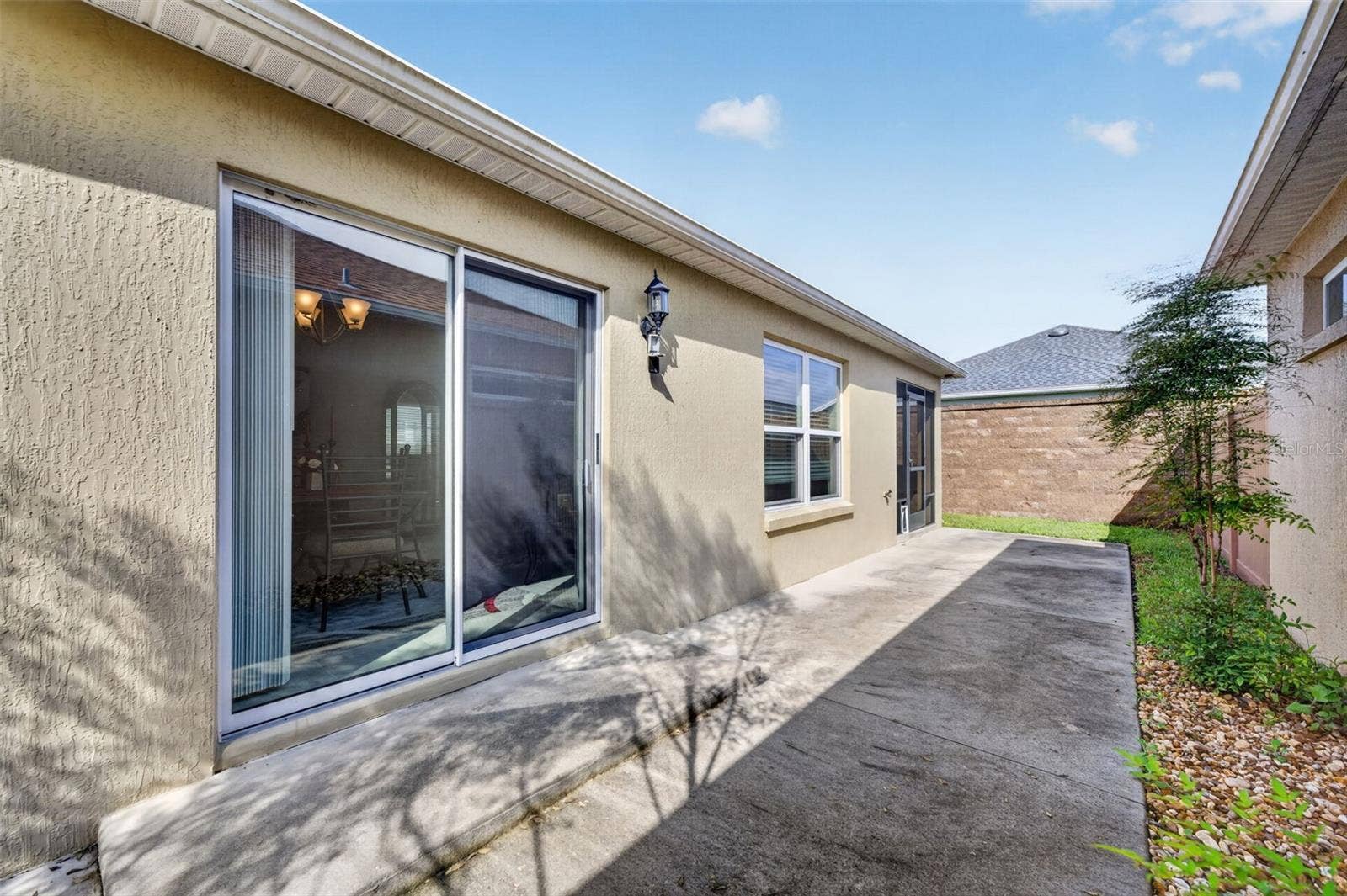 2137 LOCKLIN LANE, The Villages, FL 32163 2137 LOCKLIN LANE, The Villages, FL 32163