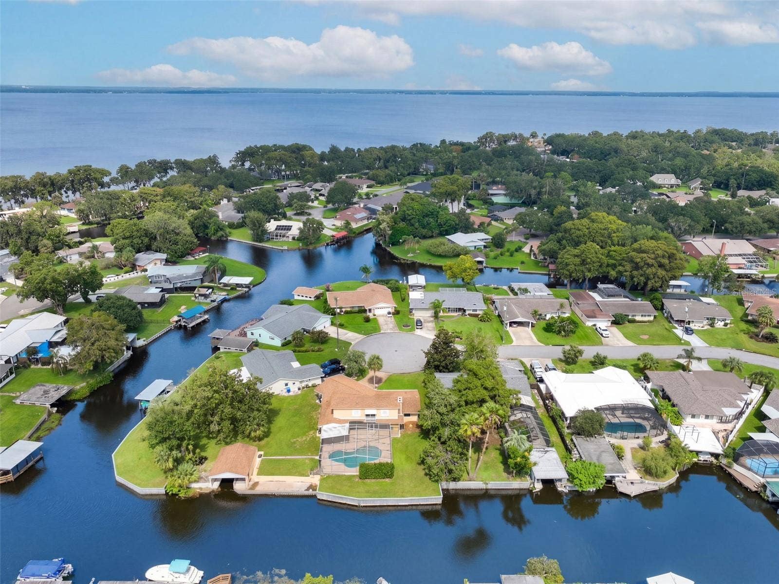 1627 CANAL COURT, Tavares, FL 32778 1627 CANAL COURT, Tavares, FL 32778