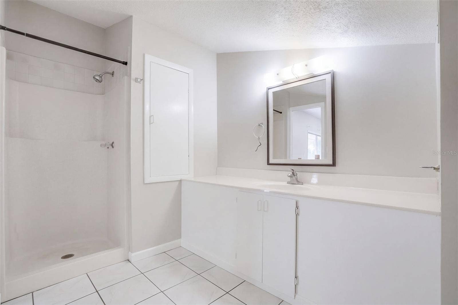 1627 CANAL COURT, Tavares, FL 32778 1627 CANAL COURT, Tavares, FL 32778