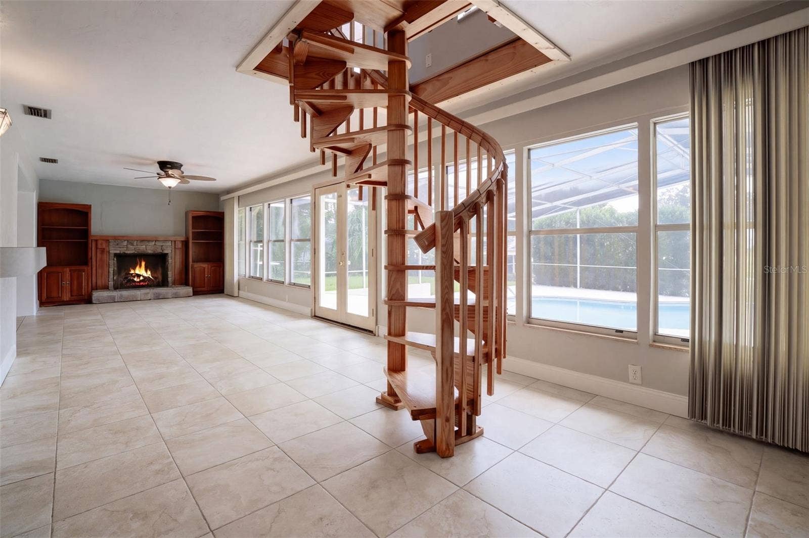 1627 CANAL COURT, Tavares, FL 32778 1627 CANAL COURT, Tavares, FL 32778